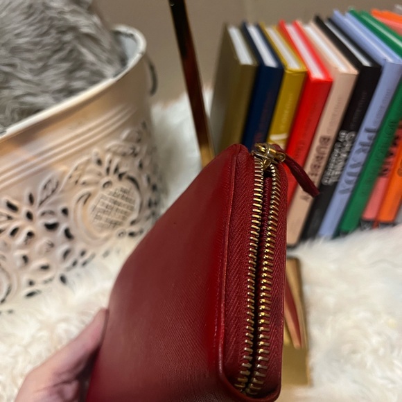 Prada Red Bow Wallet - Picture 5 of 9